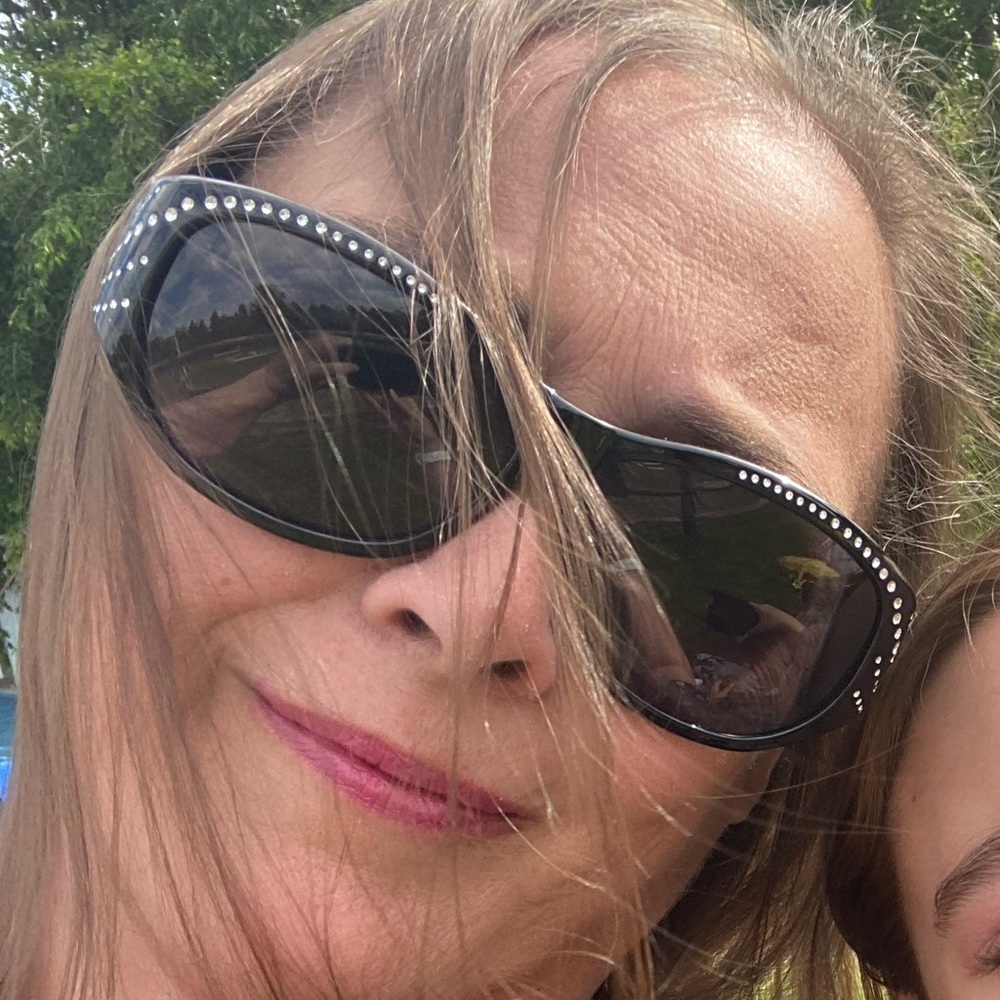 Meet your Posher, Melissa